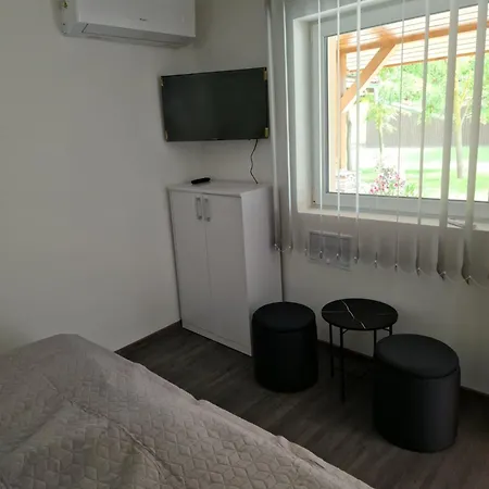 Tothek Es Rendezvenyterem Bélmegyer